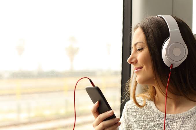 gelirlerim.com Müzik dinleyerek para kazan